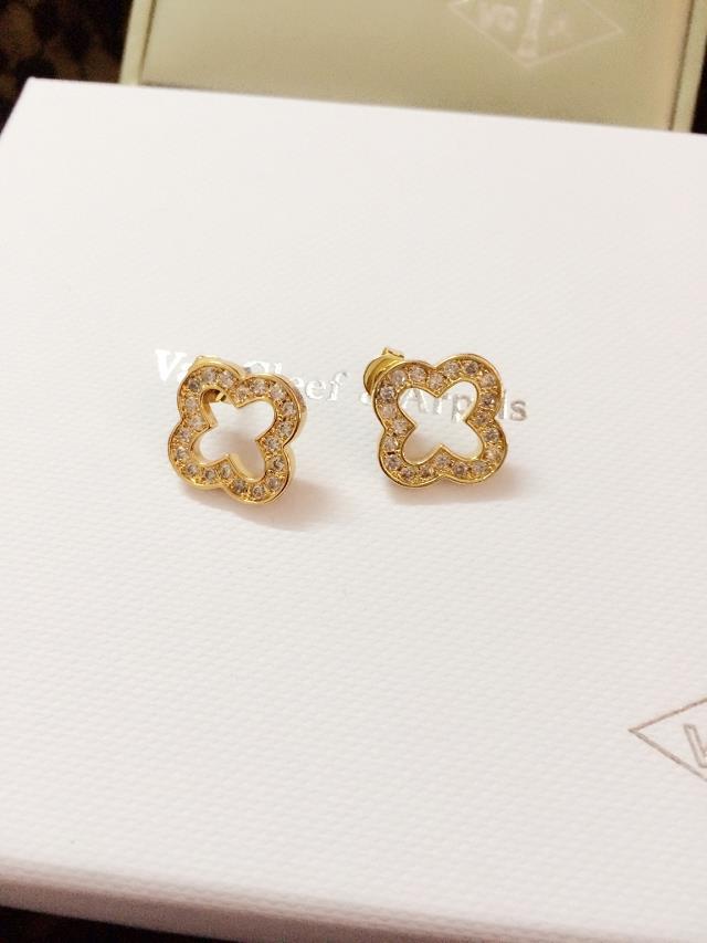 Van Cleef & Arpels Earrings VCA1214031