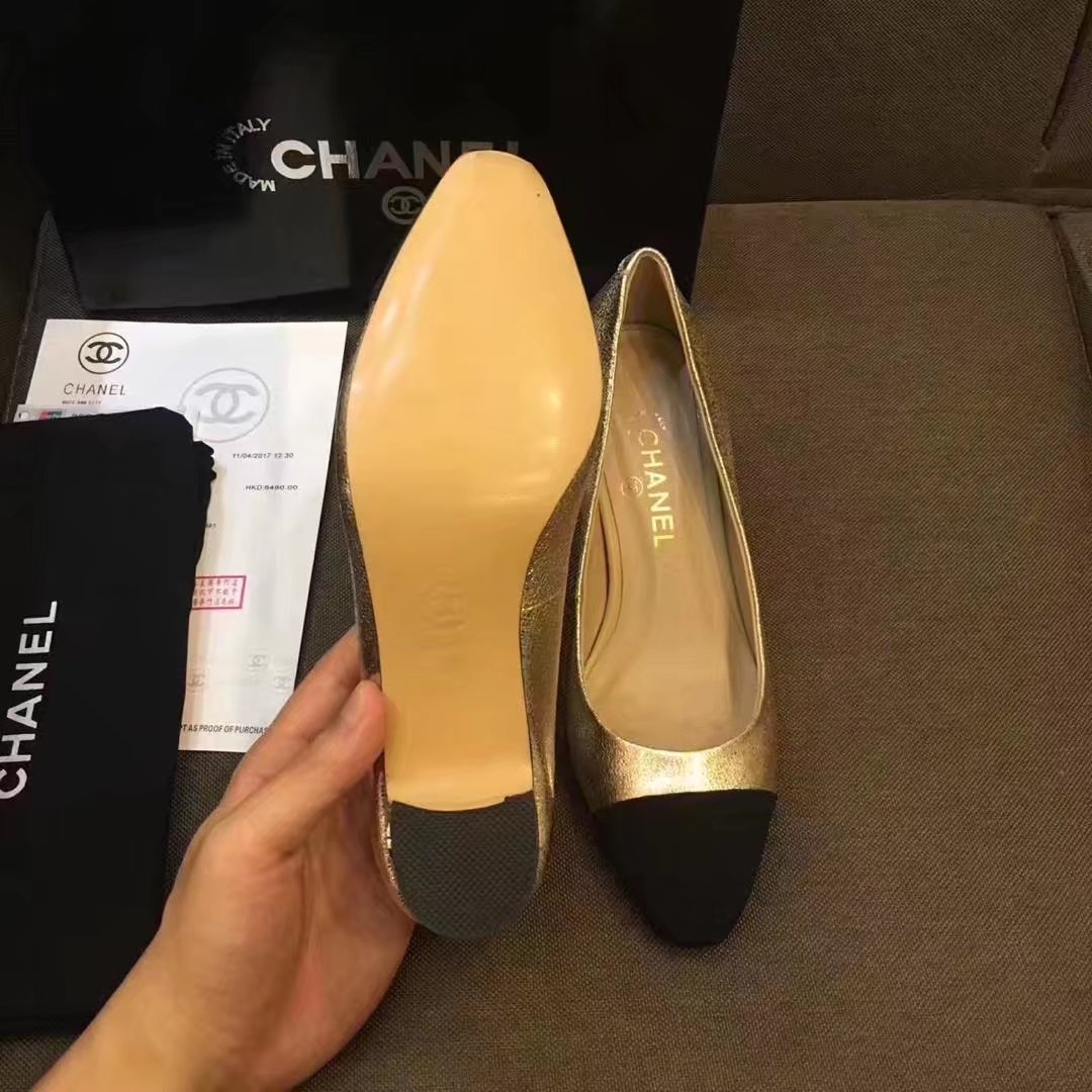 Chanel Pump Leather CH2146 Gold
