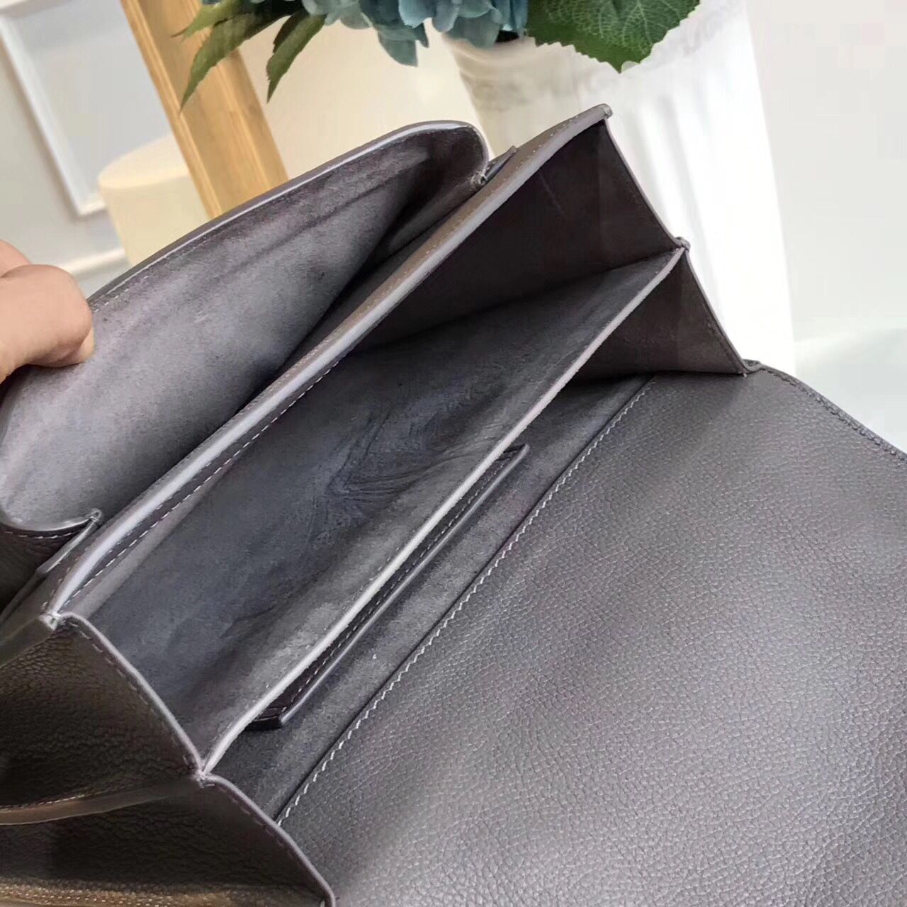 Yves Saint Laurent Cross-body Original Leatehr Shoulder Bag Y8607 Grey