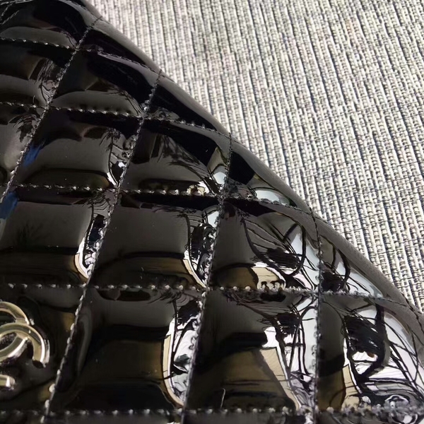 Chanel WOC Flap Bag Patent Leather A33814C Black