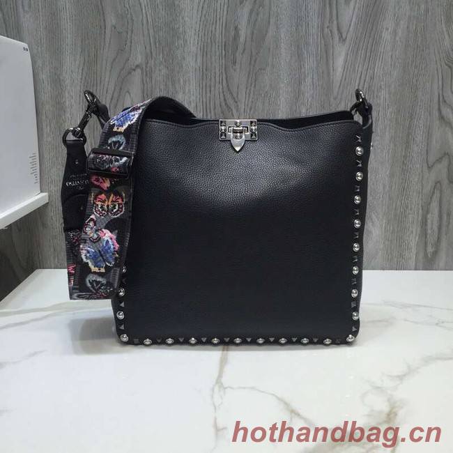 VALENTINO Rockstud grained leather messenger 50031 black