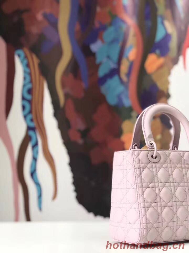 Dior ULTRAMATTE LADY DIOR-TAS M0565S Lavender