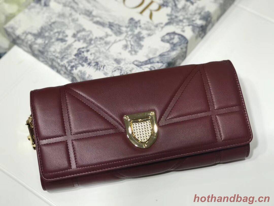 DIOR CLUTCH gold-tone metal C1040A Bordeaux