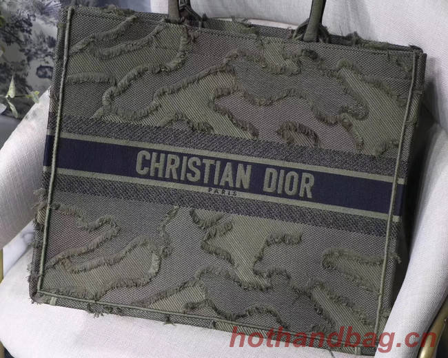 DIOR BOOK TOTE BAG IN EMBROIDERED CANVAS C1286 green