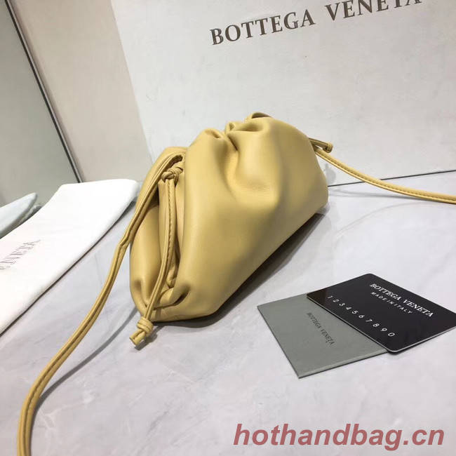 Bottega Veneta Nappa lambskin soft Shoulder Bag  98057 light yellow