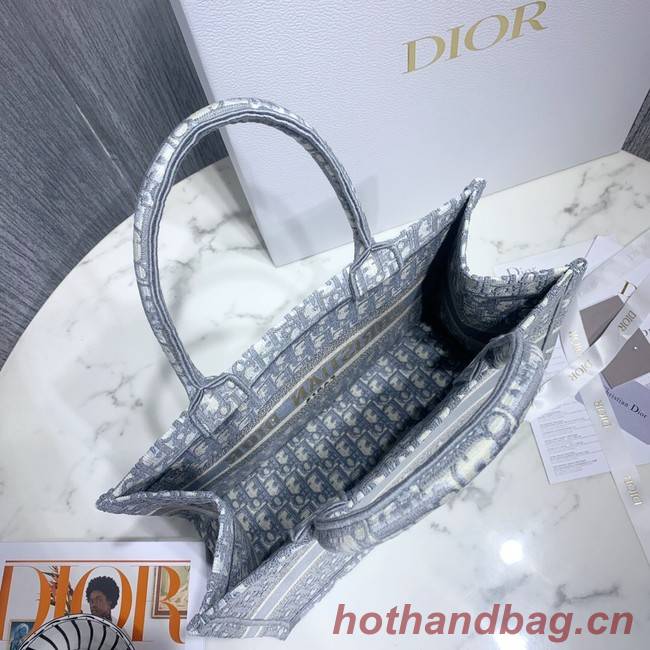 SMALL DIOR BOOK TOTE Embroidered M1296-4