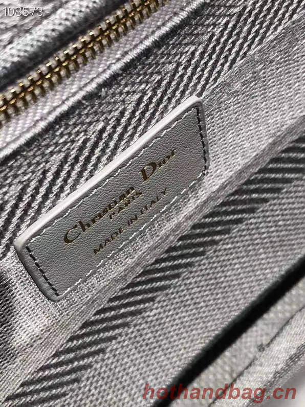 MEDIUM LADY D-LITE BAG Cannage Embroidery M0565OREY gray