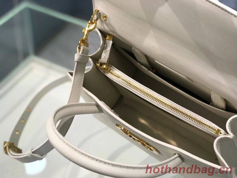 DIOR MEDIUM ST HONORE TOTE Grained Calfskin M9321UMBA white