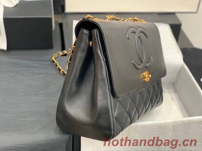 Chanel flap bag Lambskin & & Gold-Tone Metal A92233 black