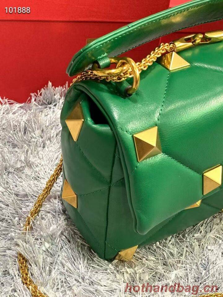 Valentino medium Garavani Roman Stud V2060 green