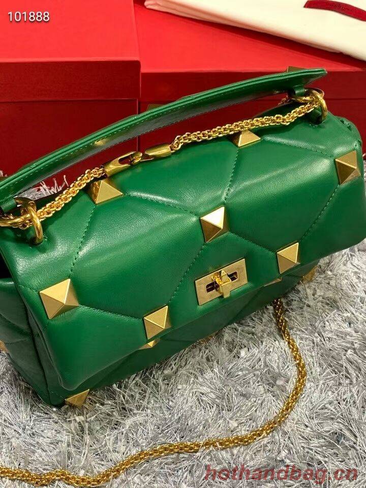 Valentino medium Garavani Roman Stud V2060 green