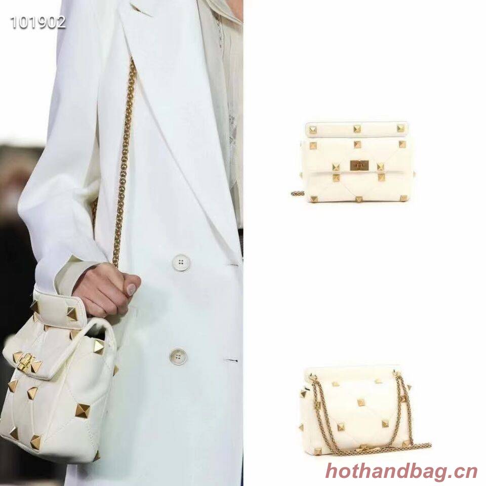 Valentino medium Garavani Roman Stud V2060 white