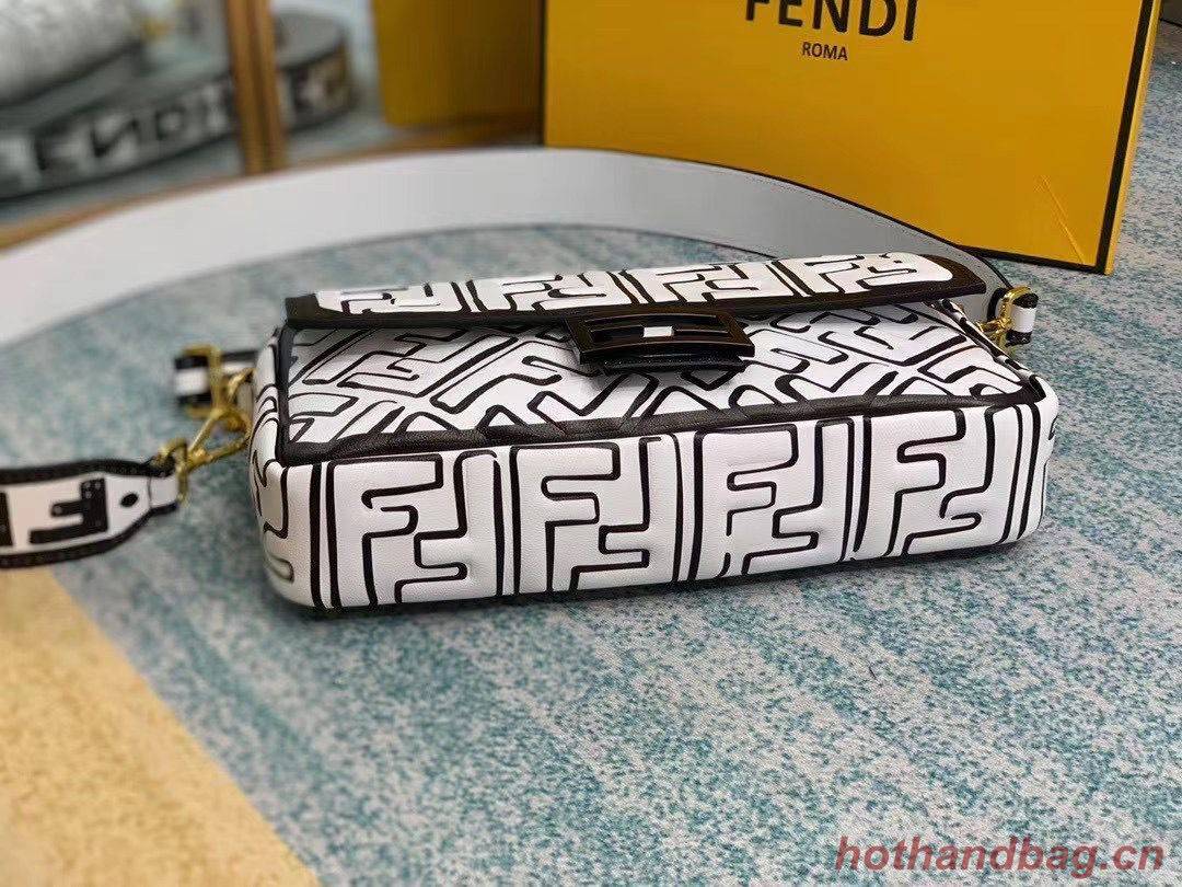 Fendi BAGUETTE Original Leather Bag F2468 White