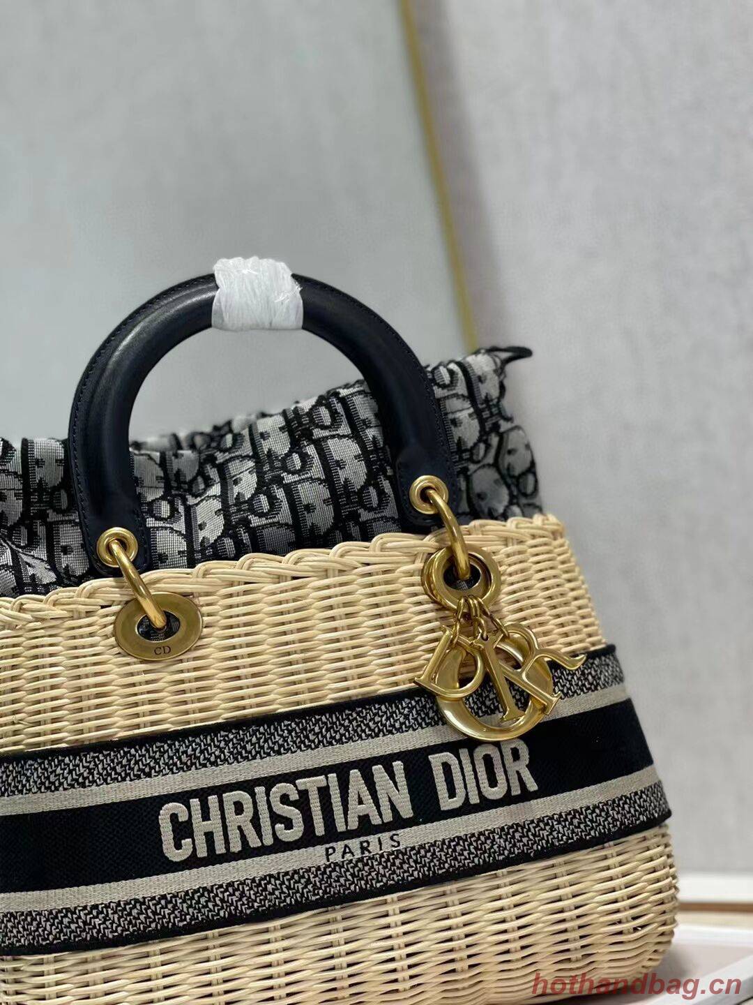 Dior Woven apricot with black leather C9908