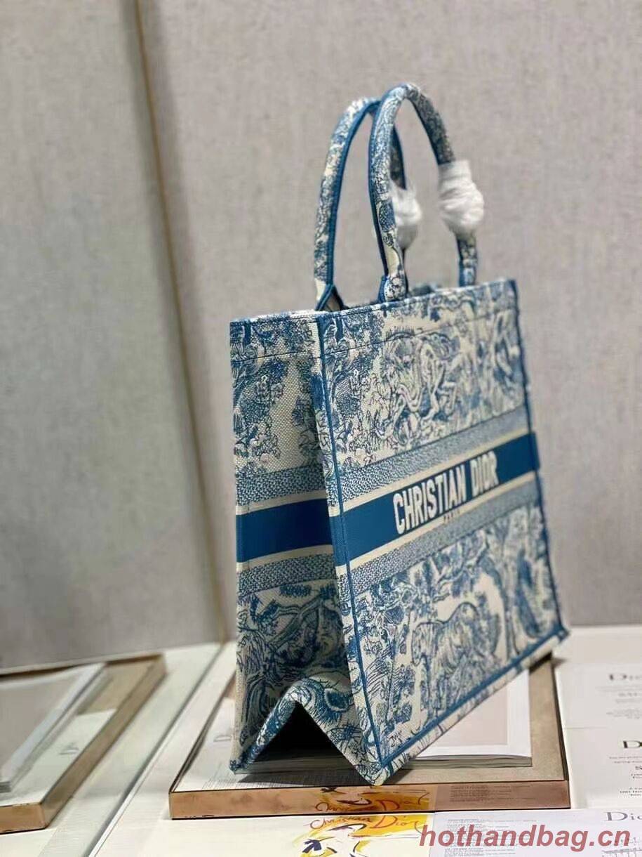 DIOR BOOK TOTE Embroidery C1286-6 blue