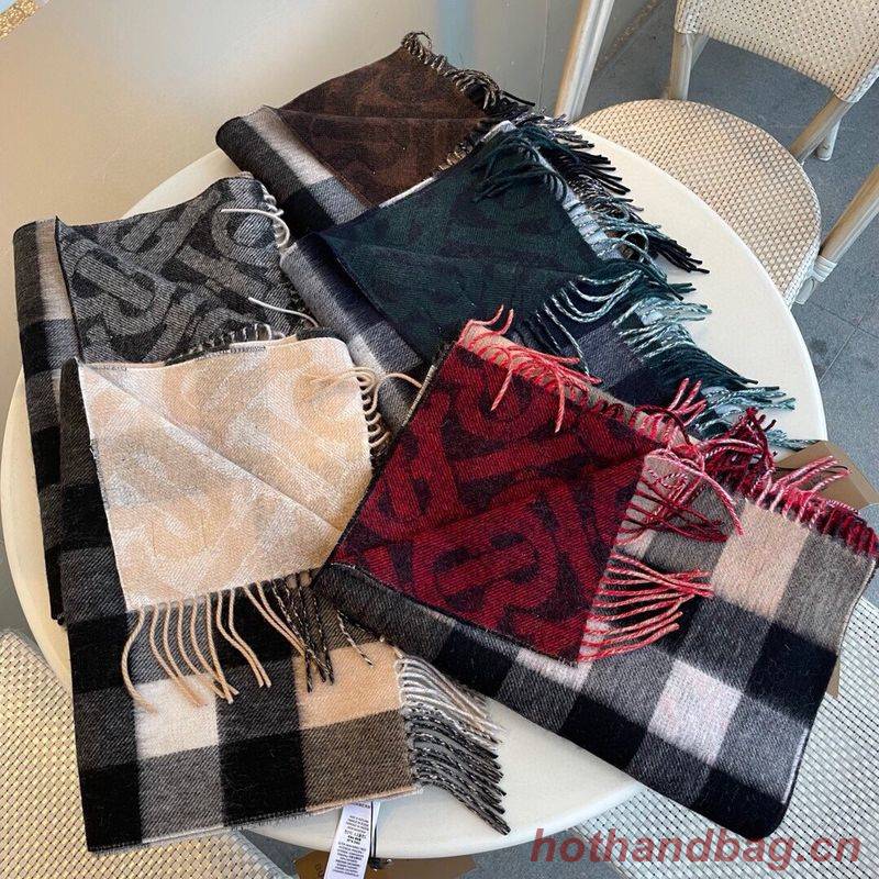 Burberry Scarf B00316