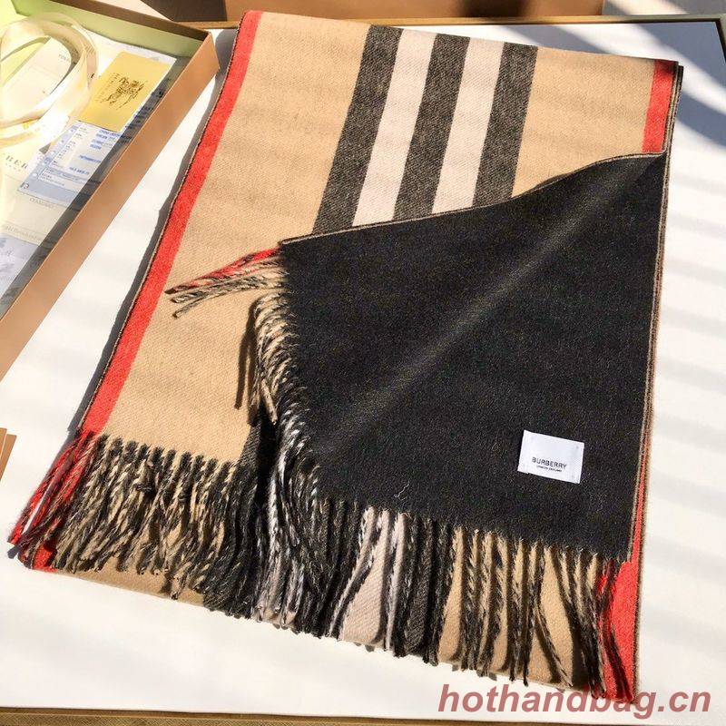 Burberry Scarf B00317