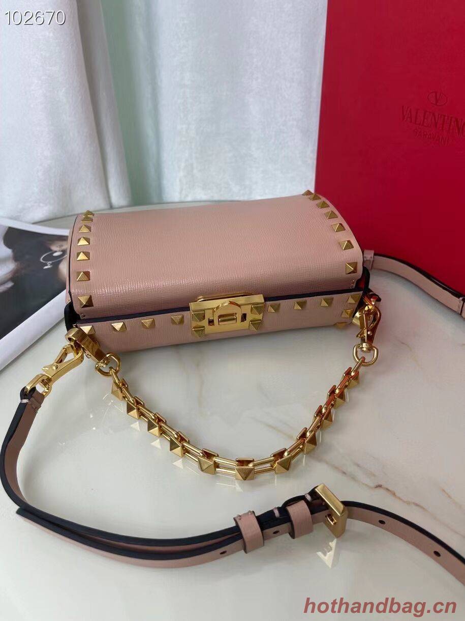 VALENTINO GARAVANI Rockstud Alcove Grain calf shoulder bag V0189 pink