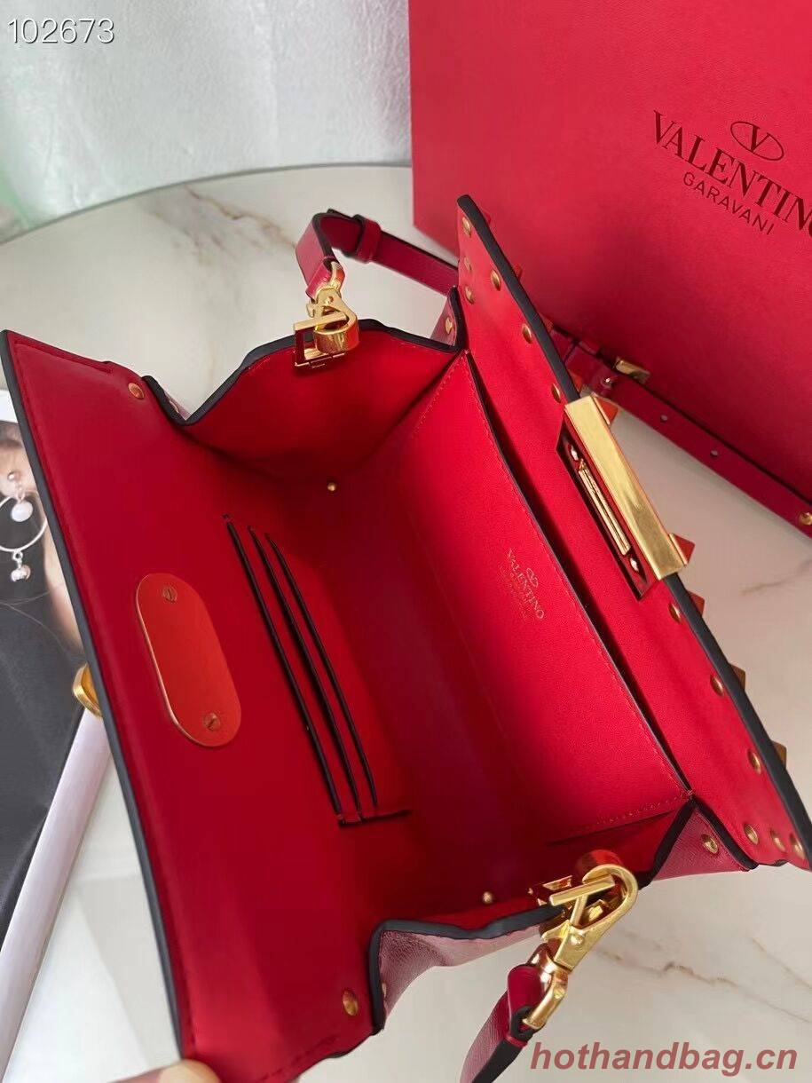 VALENTINO GARAVANI Rockstud Alcove Grain calf shoulder bag V0189 red