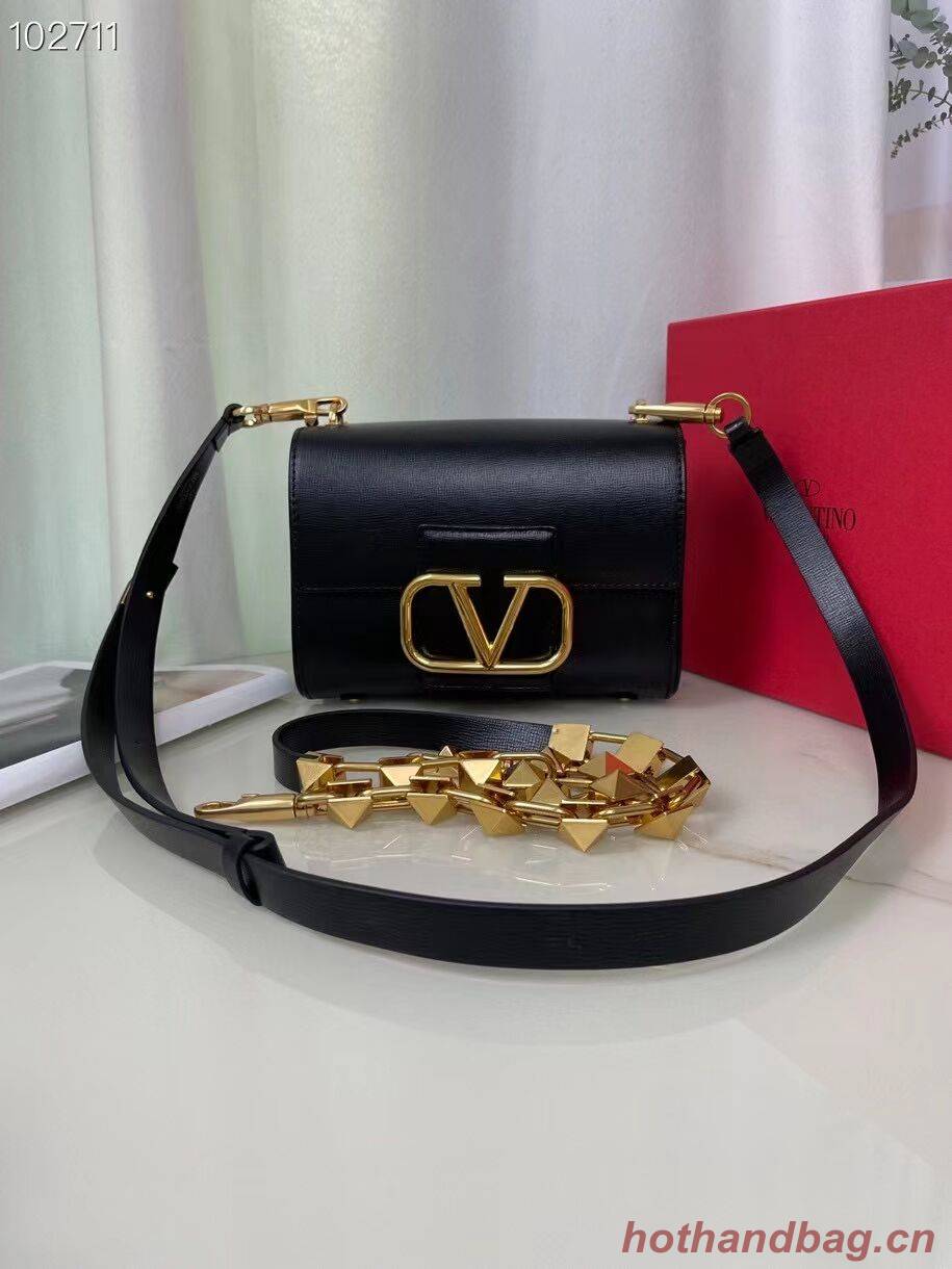 VALENTINO GARAVANI Stud Sign Grained Calfskin Shoulder Bag V0196 black