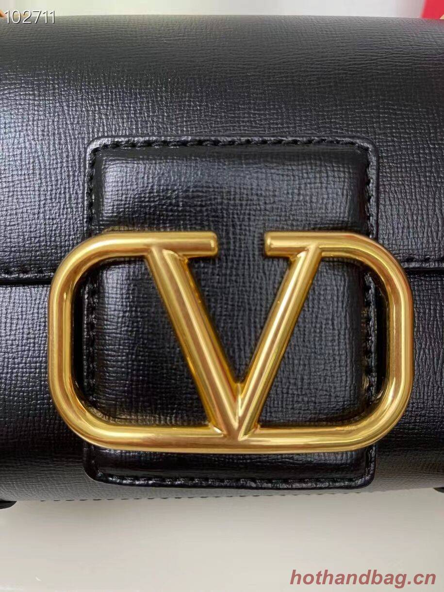 VALENTINO GARAVANI Stud Sign Grained Calfskin Shoulder Bag V0196 black