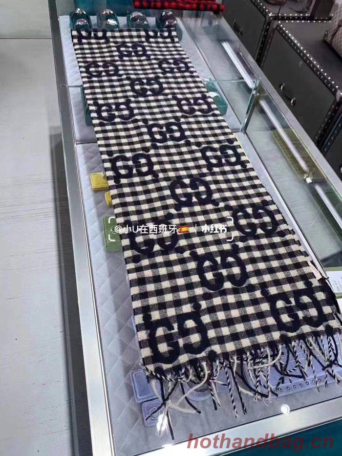 Gucci Scarf G00110