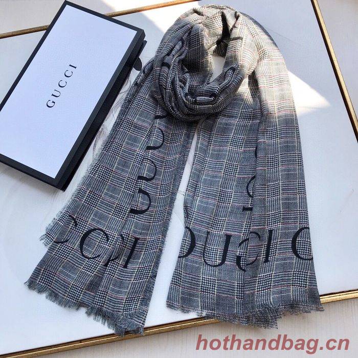 Gucci Scarf G00137