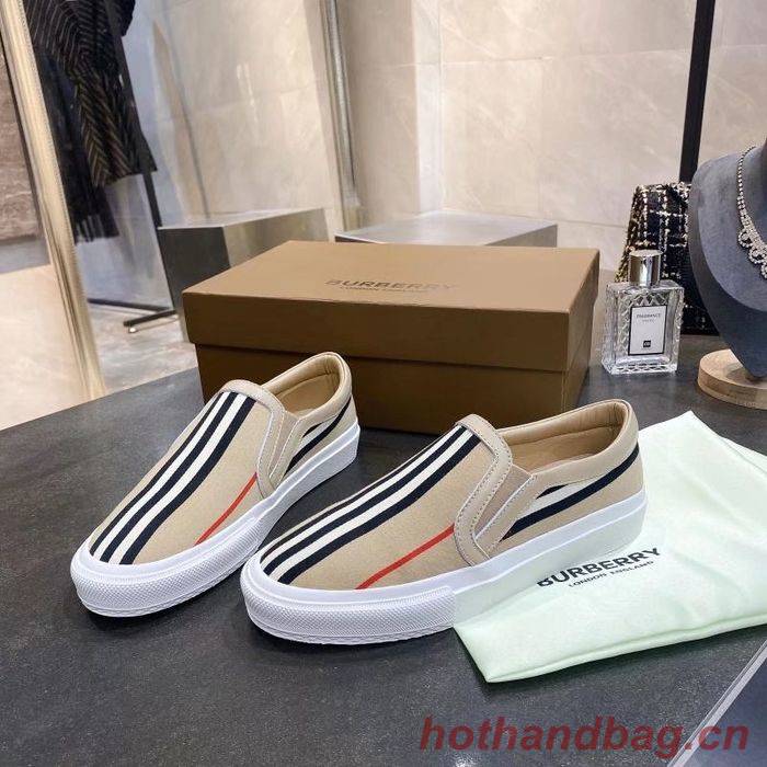 Burberry shoes BU00016