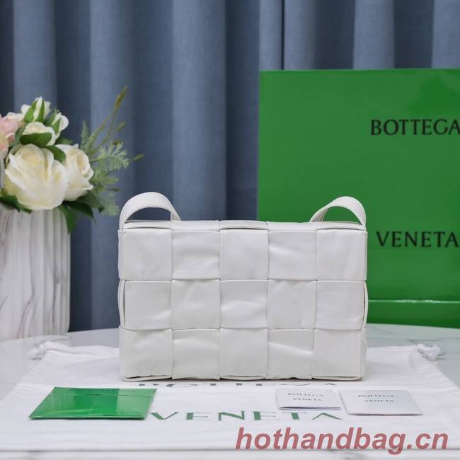 Bottega Veneta CASSETTE 018101 white