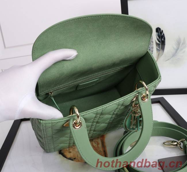 MEDIUM LADY DIOR BAG Cannage Lambskin M0565E green