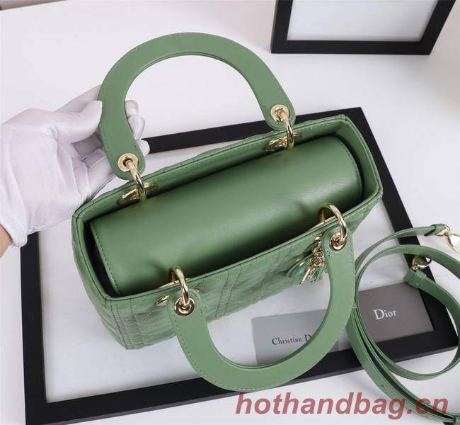 MEDIUM LADY DIOR BAG Cannage Lambskin M0565E green