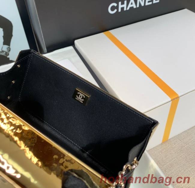 Chanel Box Shoulder Bag C5691 gold