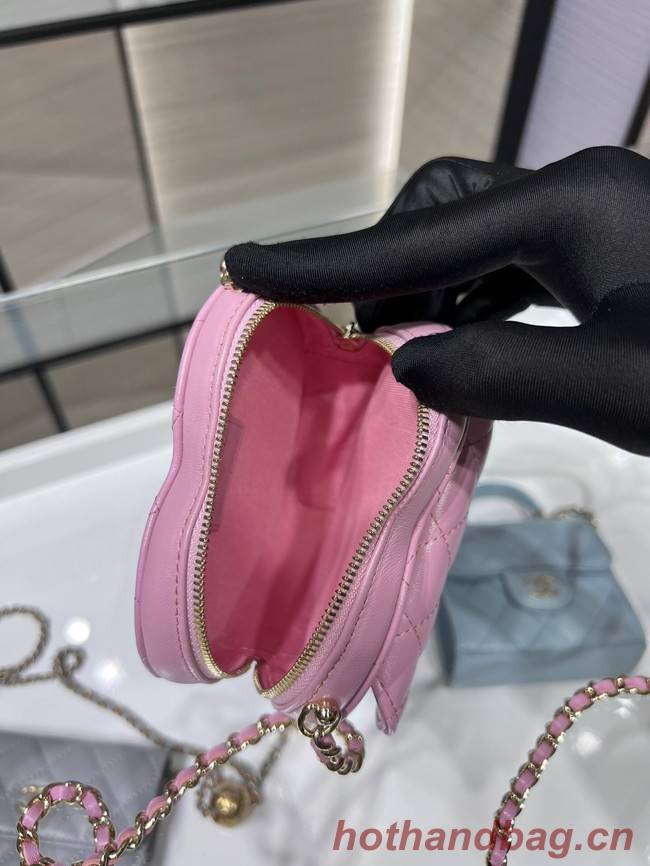 Chanel 2022S Love Heart mini Lambskin Crossbody Chain Bag AO2784 pink