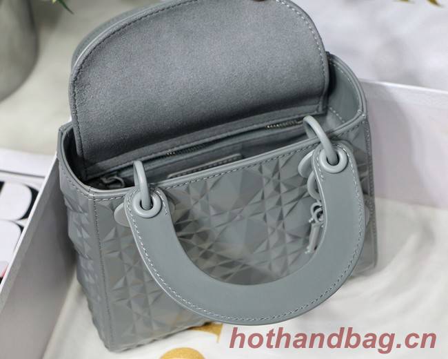 MEDIUM LADY DIOR BAG Cannage Calfskin M0566OE gray