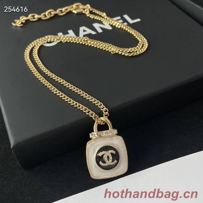 Chanel Necklace CE8810