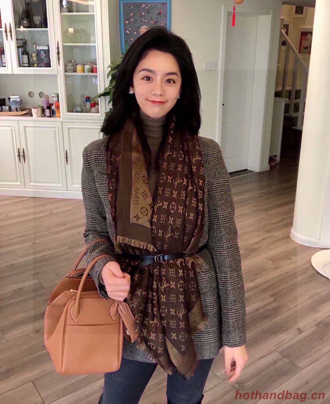 Louis Vuitton Scarf LVS6325