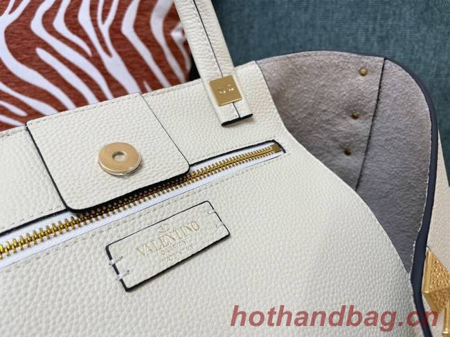 VALENTINO GARAVANI Loco Calf leather bag 0066 white