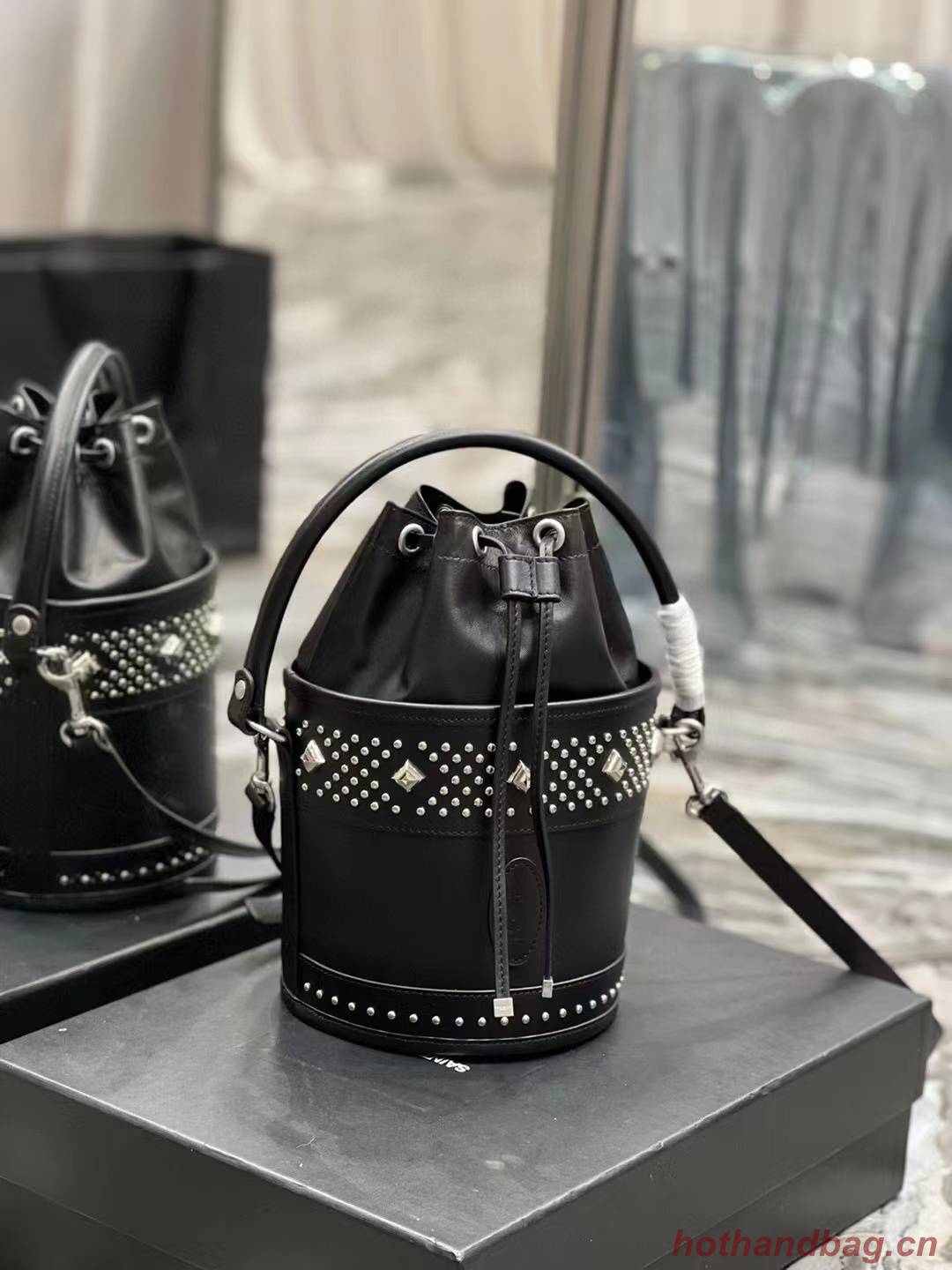 SAINT LAURENT LE MAILLON HOOK BUCKET BAG IN SUPPLE LEATHER Y696333 black 