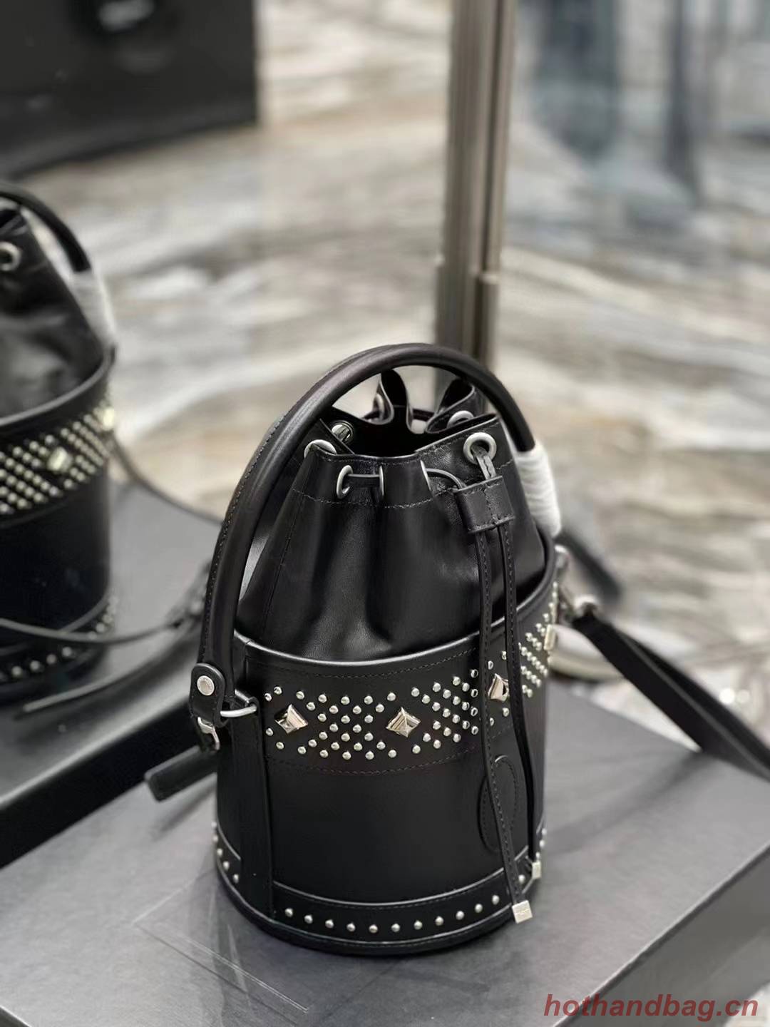 SAINT LAURENT LE MAILLON HOOK BUCKET BAG IN SUPPLE LEATHER Y696333 black 