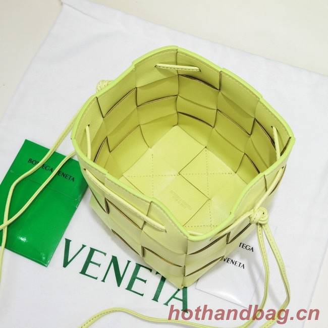 Bottega Veneta Small Cassette Bucket Bag 680218 Glittering green