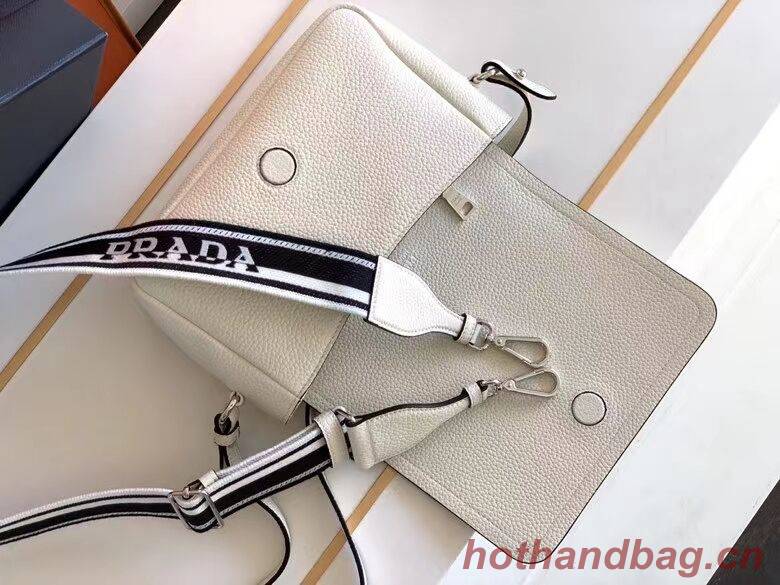 Prada Leather bag with shoulder strap 1DB443 white