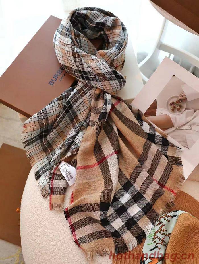 Burberry Scarf BBC00101