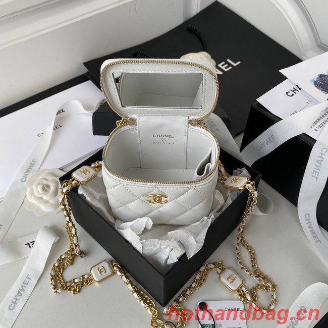 CHANEL SMALL VANITY WITH CHAIN Lambskin & Gold-Tone Metal AP2931 White