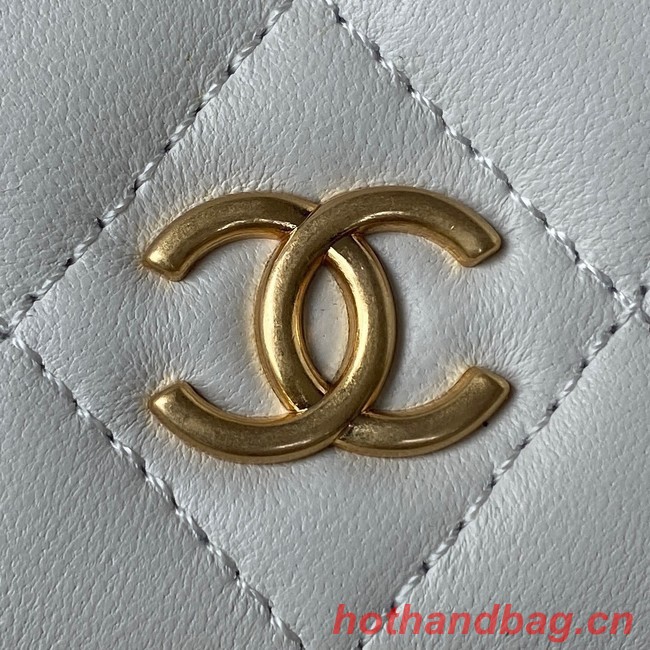 CHANEL WALLET ON CHAIN Lambskin & Gold-Tone Metal AP2923 white