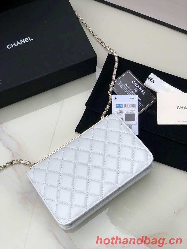 CHANEL WALLET ON CHAIN Lambskin & light Gold-Tone Metal 80892 white