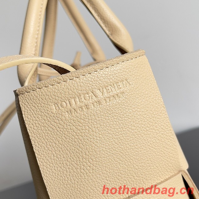 Bottega Veneta ARCO TOTE Small intrecciato grained leather tote bag 709337 Porridge