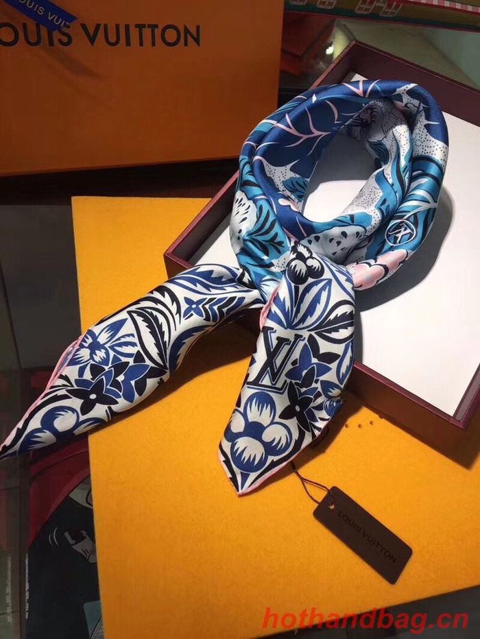 Louis Vuitton Scarf LVC00226