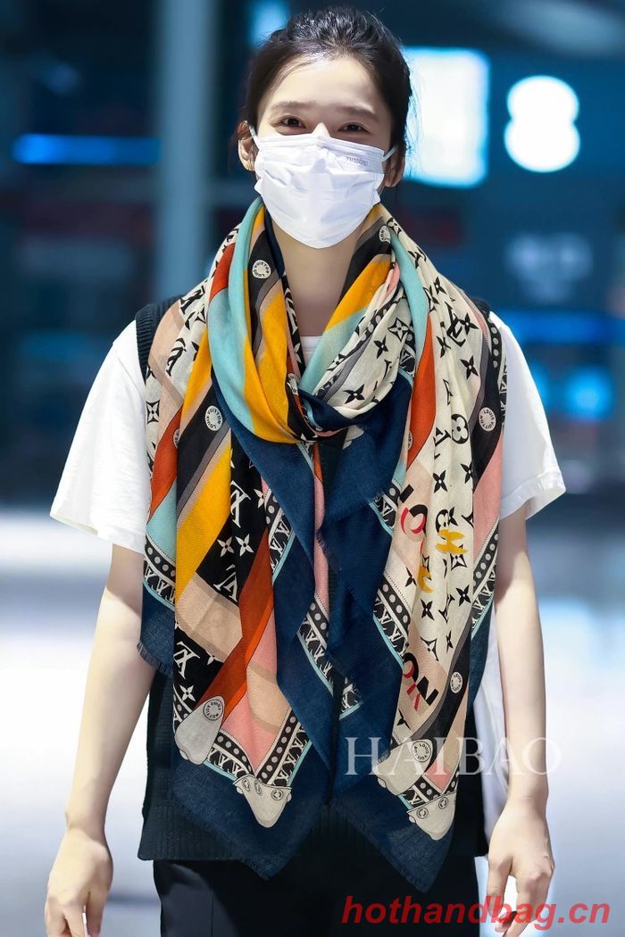 Louis Vuitton Scarf LVC00239