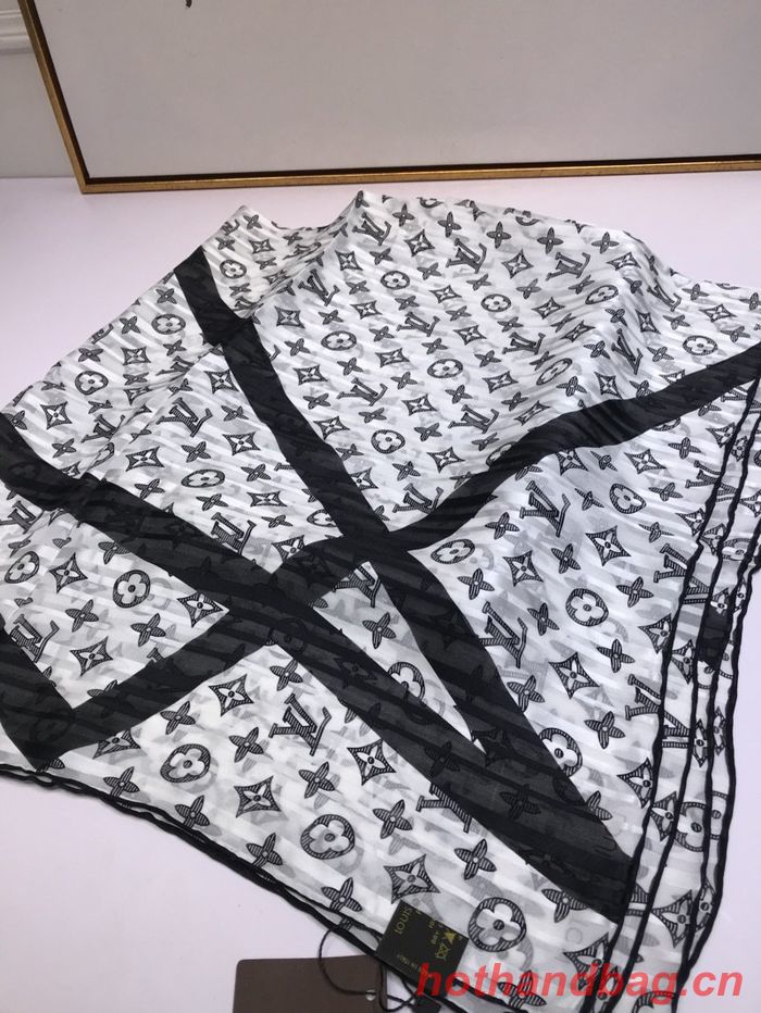 Louis Vuitton Scarf LVC00312