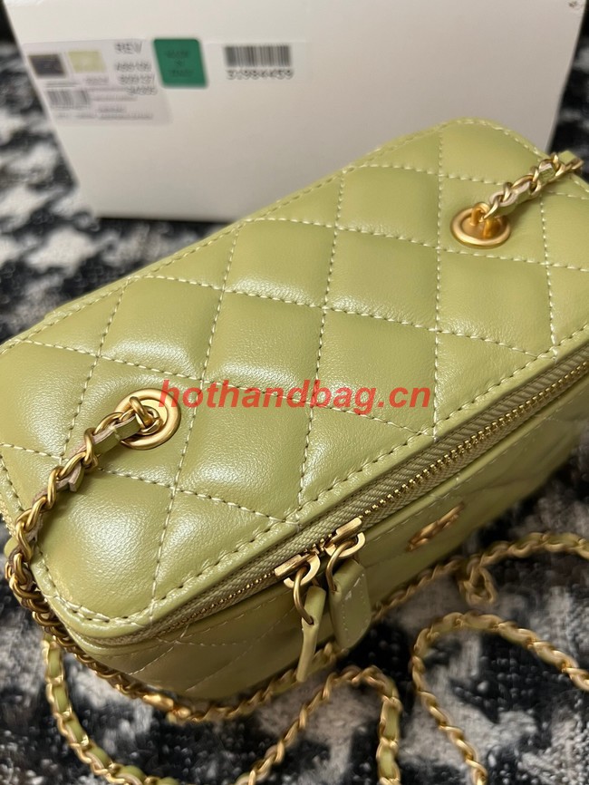 CHANEL VANITY WITH CHAIN 68105 green